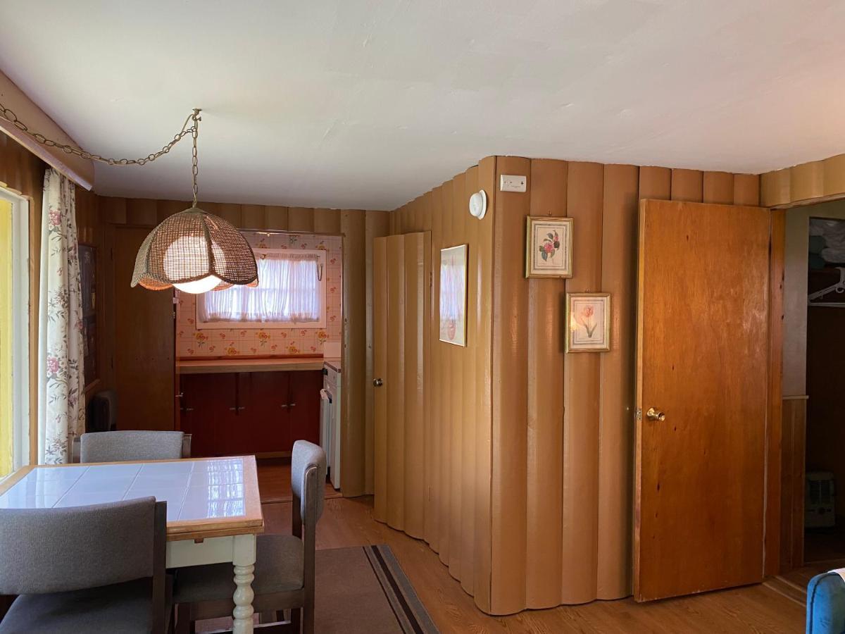 Amber Lantern One-Bedroom Cottage Lake George Luaran gambar
